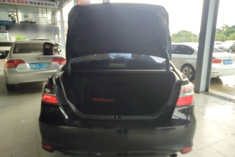 Used Toyota Camry 2015 2.0G Premier Edition Trunk