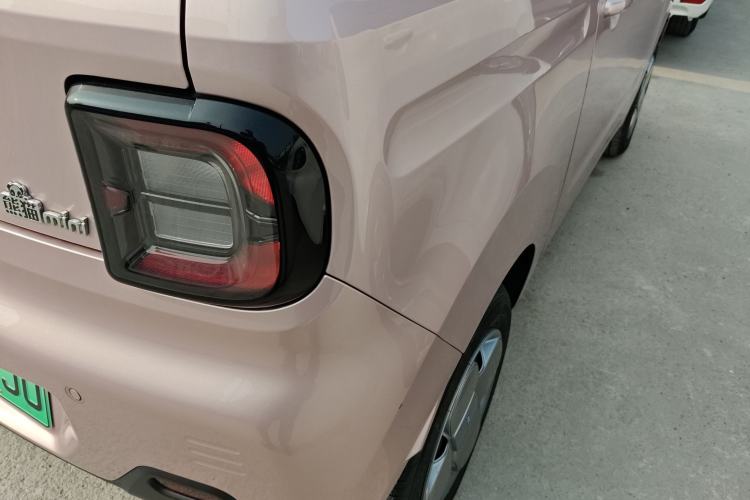 Used Geely Galaxy Panda 2023 Panda Mini 200km Endurance Bear
