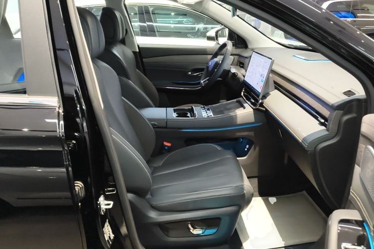 Used JETOUR Shanhai L9 2025 1.5TD 2DHT Luxury Edition 6-Seater
