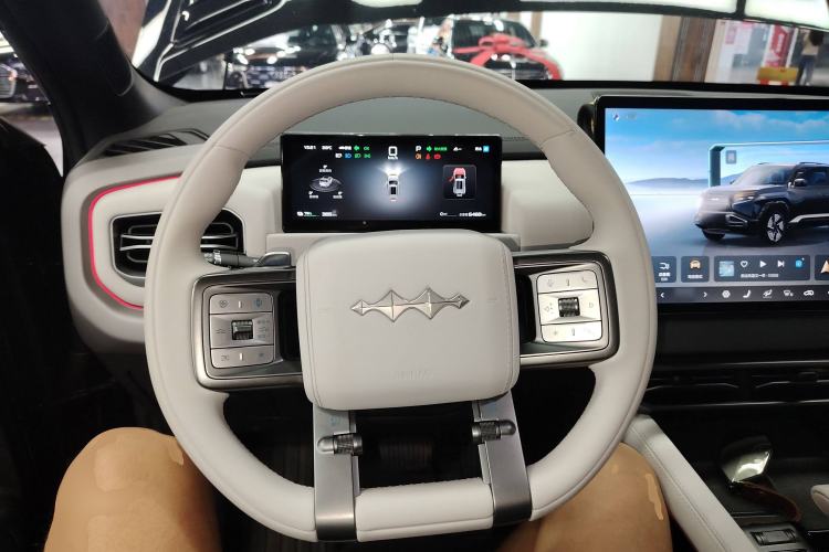 Used Formula Leopard Titanium 3 2025 501 km All-Wheel Drive Intelligent Driving Max Edition