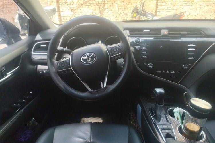 Used Toyota Camry 2018 2.5G Luxury Edition
