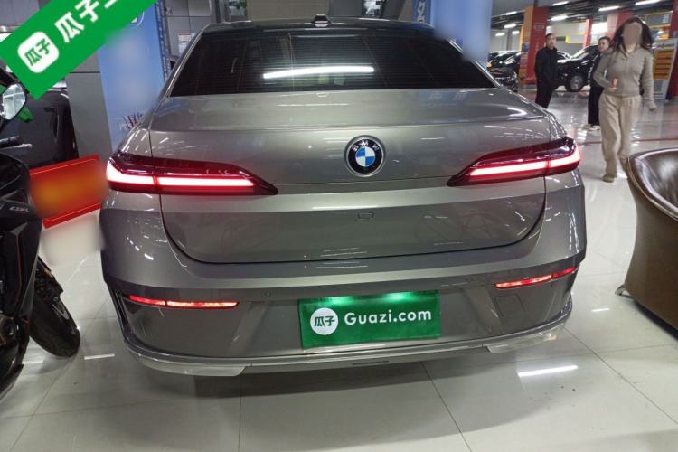 Used BMW 7 Series 2023 735Li Luxury Package
