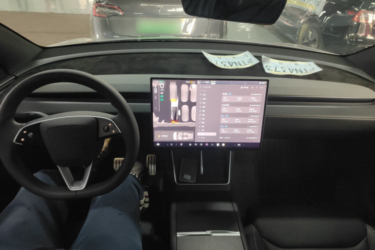 Used Tesla Model Y L 2025 Model Long-Range All-Wheel-Drive Version
