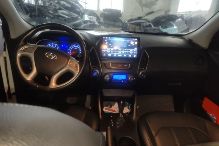 Used Hyundai ix35 2015 2.0L Automatic 2WD Smart Type China IV