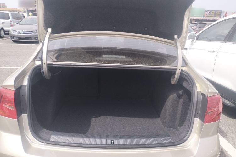 Used Volkswagen Bora 2016 1.6L Automatic Comfort Model Trunk