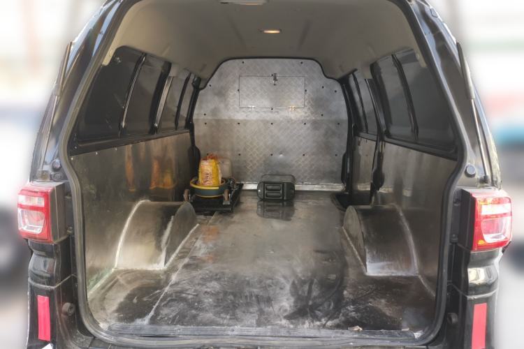 Used FORTHING Lingzhi 2023 V3 1.6L Base Model 2 Seats Trunk