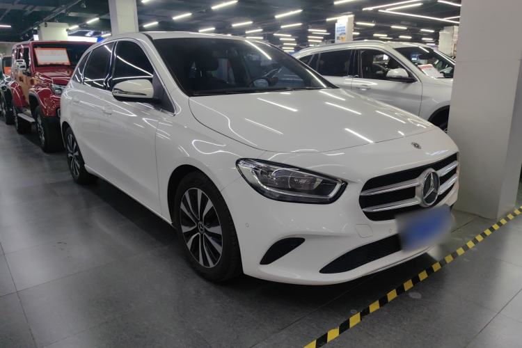 Used Mercedes-Benz B-Class 2021 B 180 Fashion Model Front Right 45 Deg