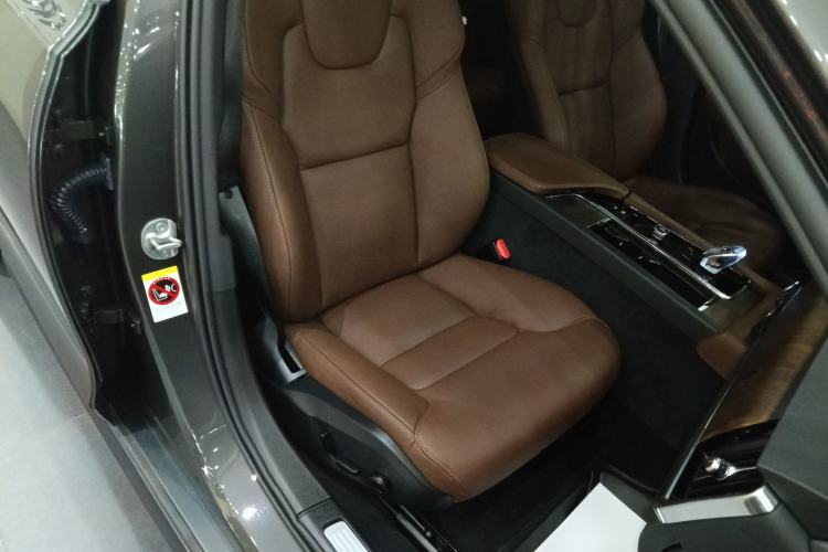 Used Volvo V90 2024 Cross Country B5 AWD Smart Range Edition
