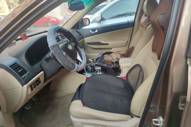 Used BYD G6 2013 2.0L Manual Luxury Version
