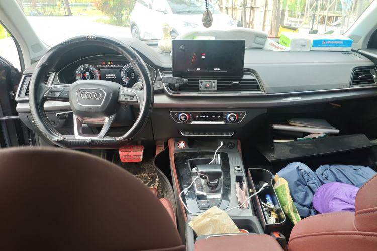 Used Audi Q5L 2021 40 TFSI Enjoy Life Edition Center Console