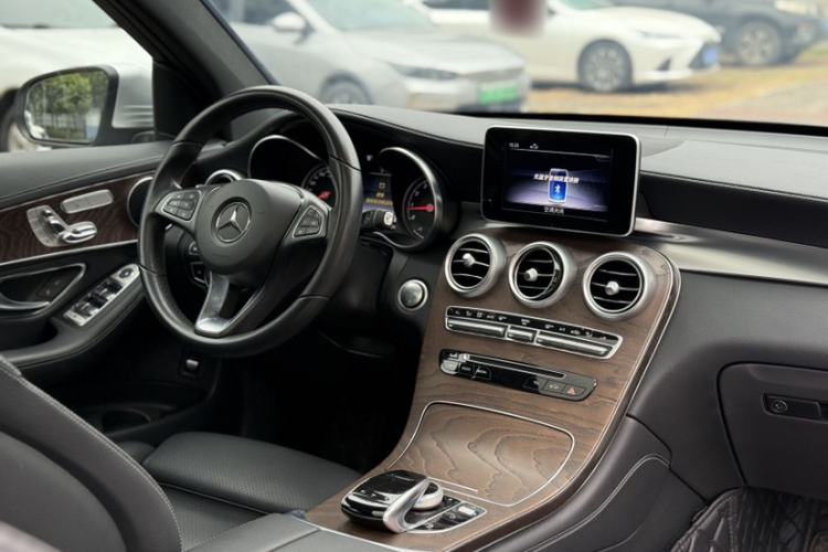 Used Mercedes-Benz GLC 2018 Refreshed GLC 300 4MATIC Dynamic Edition
