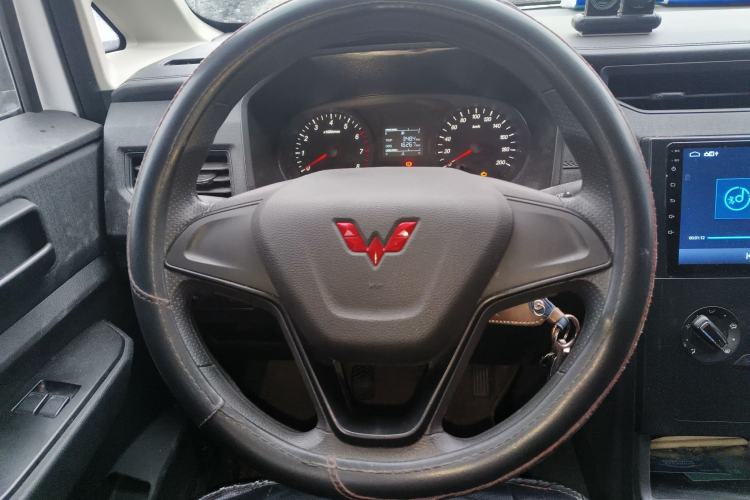 Used Wuling Hongguang PLUS 2021 Commercial Version 1.5T Manual Standard Edition 7-Seater
