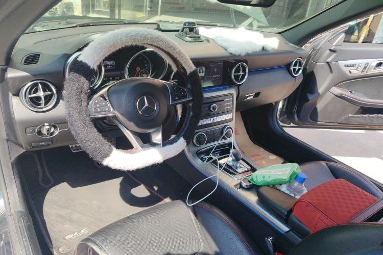 Used Mercedes-Benz SLC 2018 SLC 260 Zhu Yan Special Edition Center Console