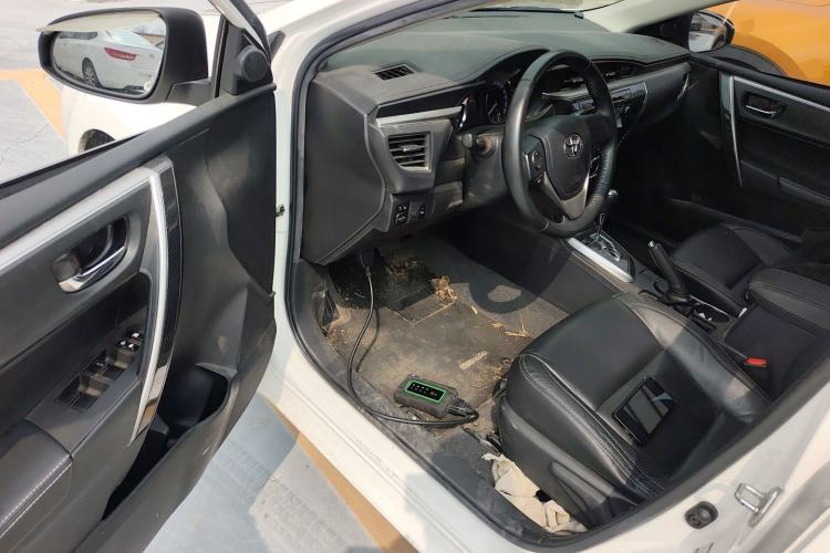 Used Toyota Corolla 2014 1.6L CVT GL-i Leather Edition Driver Seat