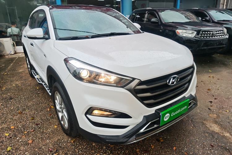 Used Hyundai Tucson 2015 1.6T Dual-Clutch Two-Wheel-Drive Smart Model Exterior 1