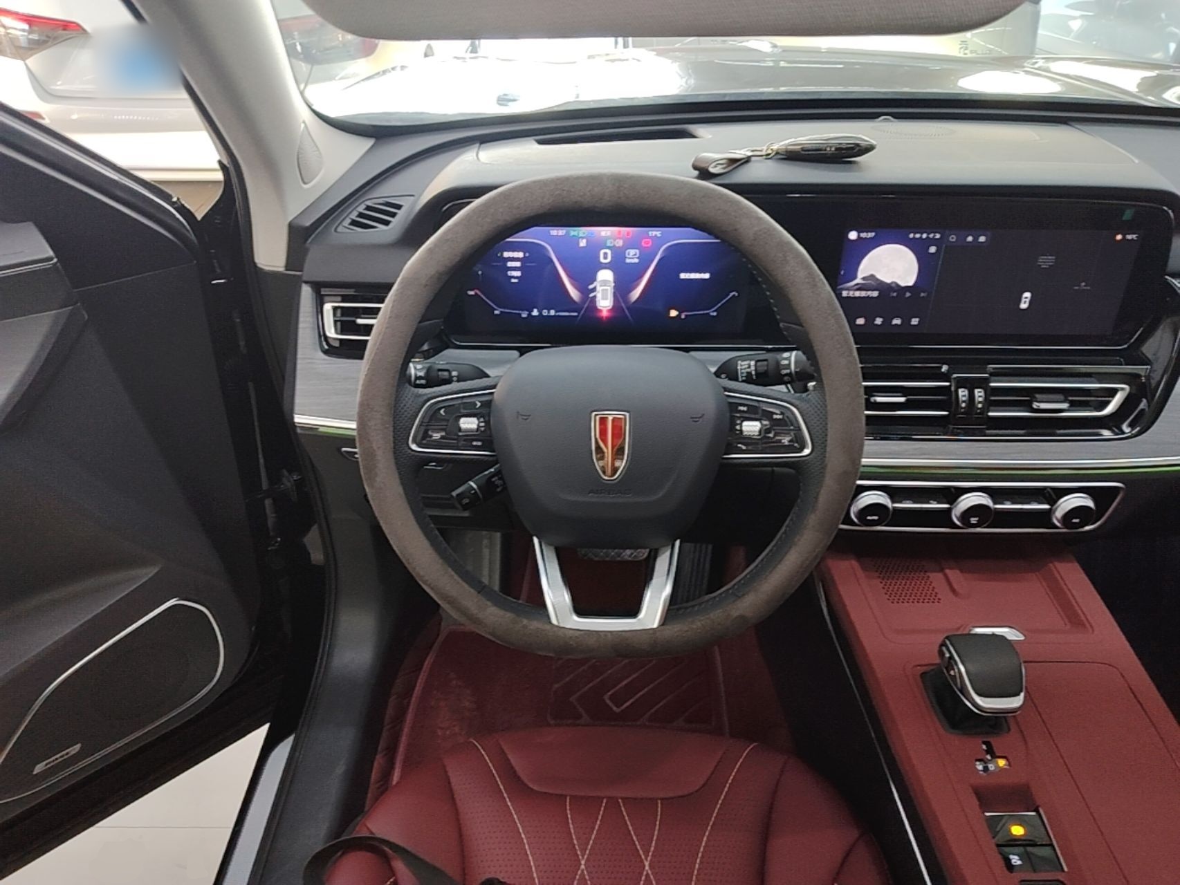 Hongqi HS5 2025 2.0T Two-Wheel Drive Flagship Pro Edition - Chinese Trim Xiang — снимка 13