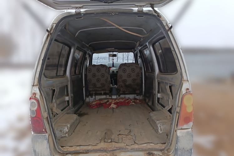 Used FAW Jiabao V52 2011 1.0L Practical Version LJ465QE1 Trunk