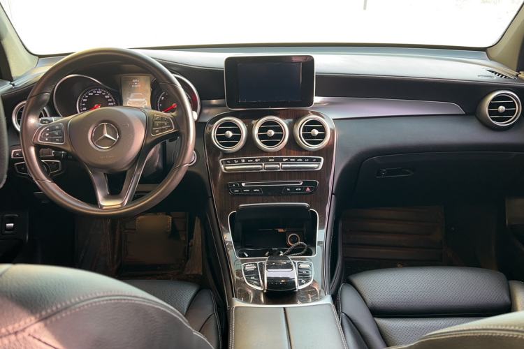 Used Mercedes-Benz GLC 2018 GLC 260 4MATIC Luxury Model