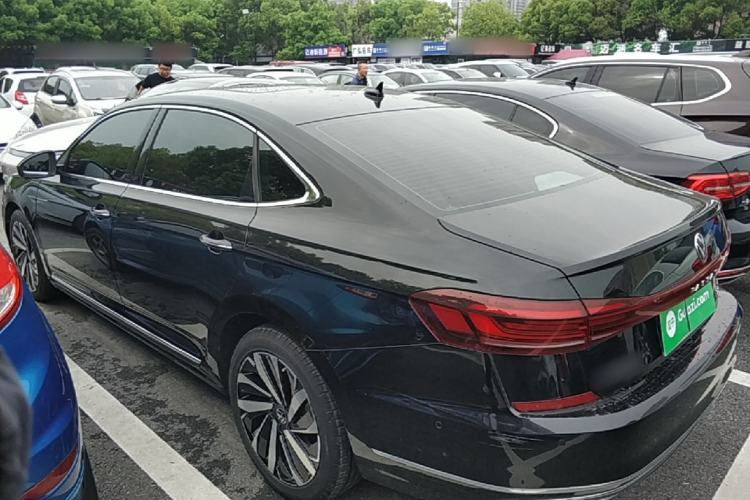 Used Volkswagen Passat 2023 Facelift 330TSI Luxury Edition Exterior 2