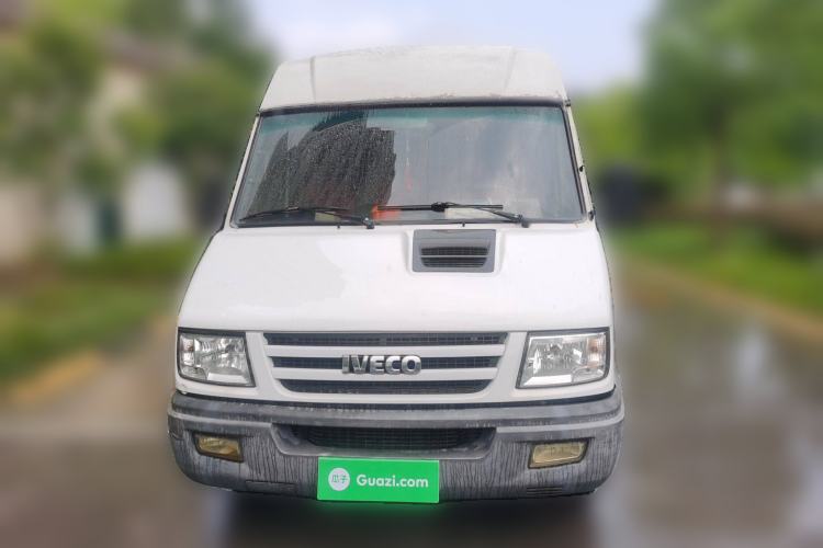 Used Iveco Daily 2017 2.5T A35 Passenger Van 5-7 Seats Model 47Z5
