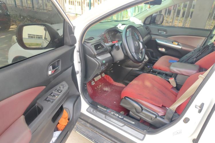 Used Honda CR-V 2015 2.0L two-wheel drive urban version
