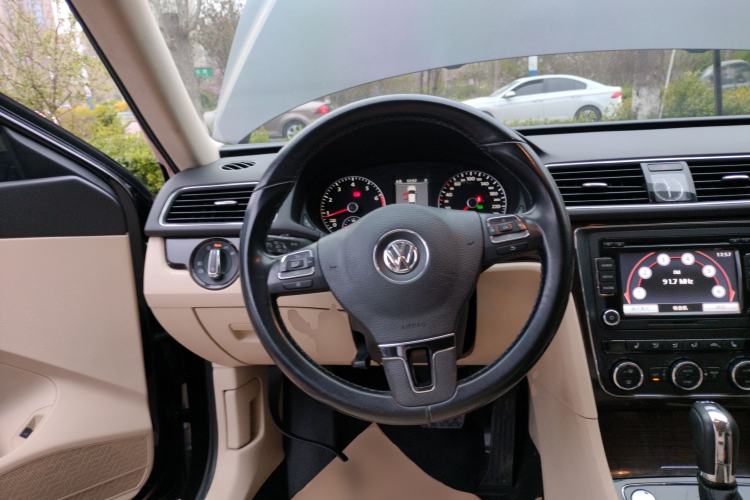 Used Volkswagen Passat 2015 2.0 TSI DSG Prestige Edition Steering Wheel