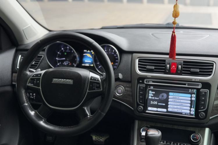 Used Haval H8 2015 2.0T Two-Wheel-Drive Standard Version