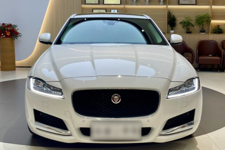 Used Jaguar XFL 2018 XFL 2.0T 250 PS Premium Edition
