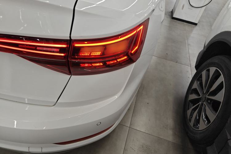 Used Volkswagen Sagitar 2021 200TSI DSG Comfort Connect Edition Right Rear Taillight