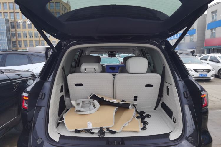 Used Geely Galaxy M9 2025 Model 230km Two-Wheel-Drive Exploration Edition Trunk