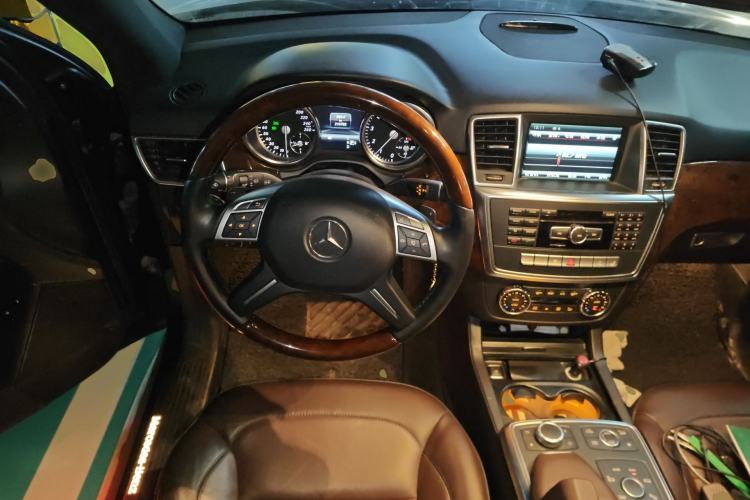 Used Mercedes-Benz M-Class 2012 ML 350 Luxury Edition
