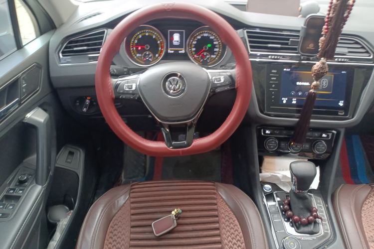Used Volkswagen Tiguan L 2019 380TSI Automatic All-Wheel Drive Luxury Edition with 7 Seats China VI Standard
