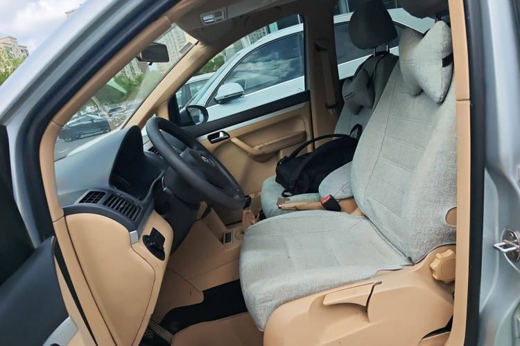 Used Volkswagen Touran 2011 1.4T Manual ZhiShang Edition 5-seater
