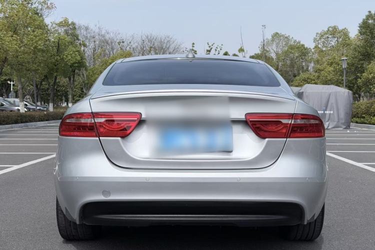Used Jaguar XE 2017 2.0T 200 PS R-Sport