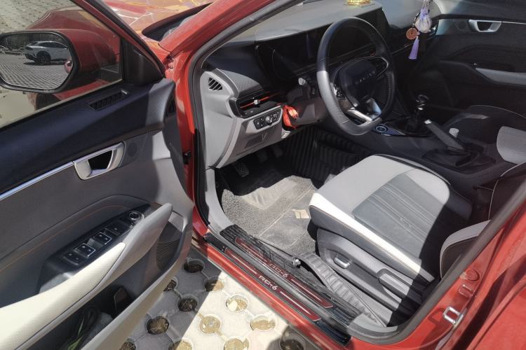 Used Baojun RC-6 2019 1.5T Manual 24-Hour Online Luxury Version Driver Seat