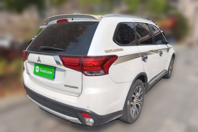 Used Mitsubishi Outlander 2018 2.0L Two-Wheel Drive Glory Edition 5 Seats
