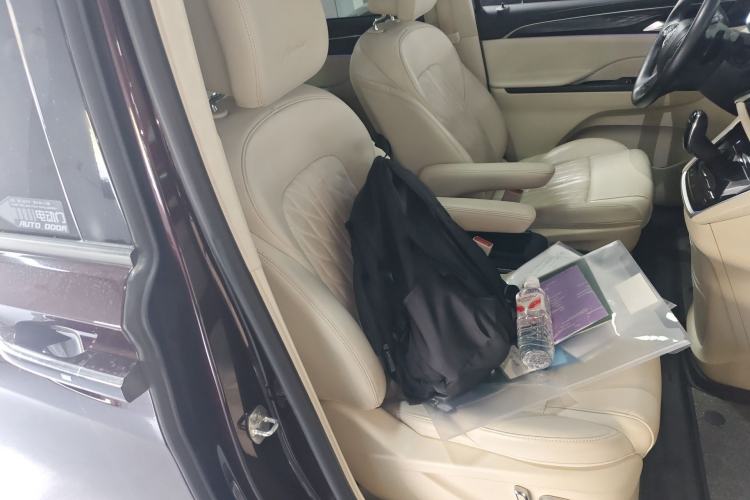 Used Buick GL8 2020 Avenir Avia 7-Seater Deluxe Edition Right Front Seat