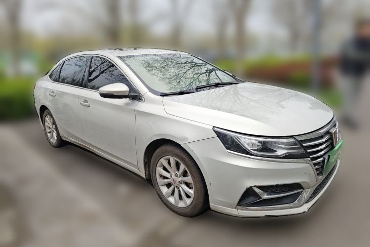 Used Roewe i6 New Energy 2017 45T Hybrid Connect & Smart Enjoyment Edition Front Right 45 Deg