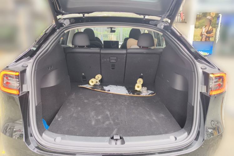 Used Tesla Model Y 2023 Rear-Wheel-Drive Version