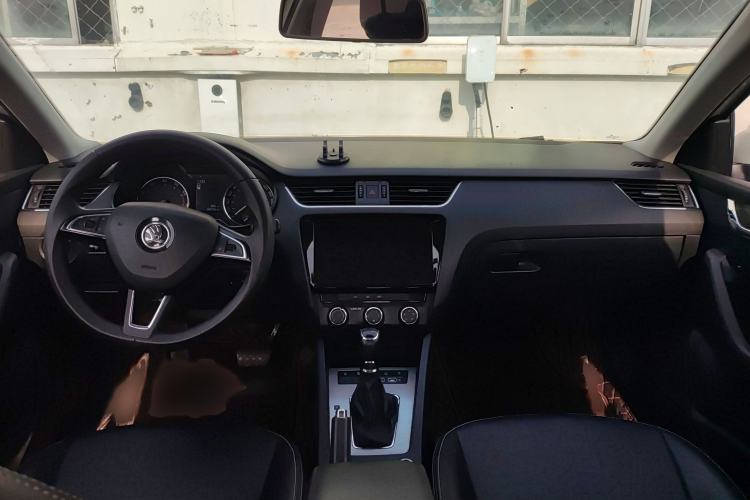 Used Skoda Octavia 2019 1.5L Automatic SmartDrive Comfort Edition China VI Standard
