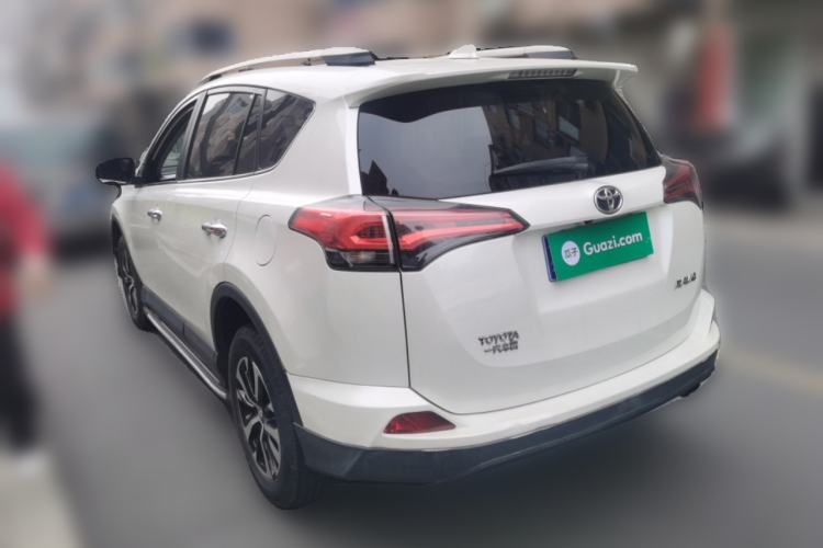 Used Toyota RAV4 2019 2.0L CVT Two-Wheel Drive Luxury Version China VI Standard