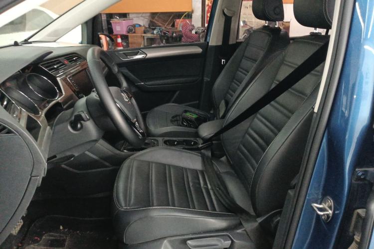 Used Volkswagen Touran 2018 Volkswagen Touran L 280TSI DSG Comfort Edition 7-seater
