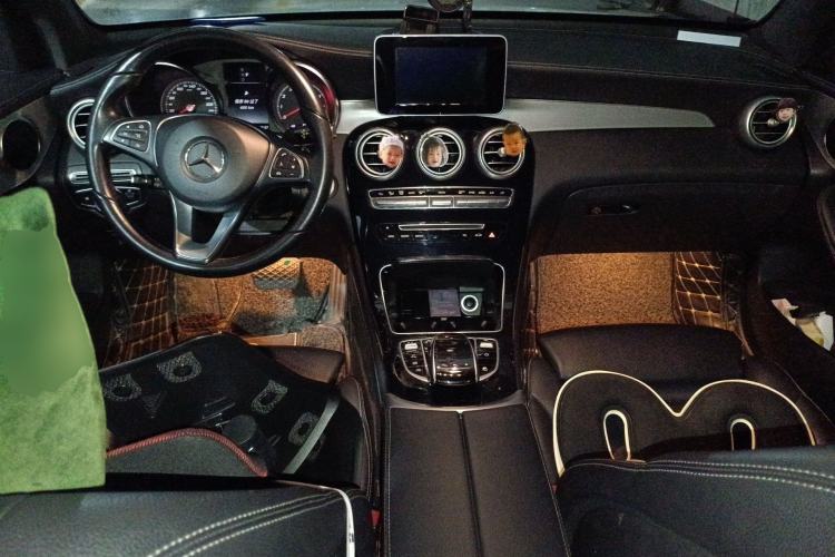 Used Mercedes-Benz GLC 2019 GLC 200 4MATIC Center Console