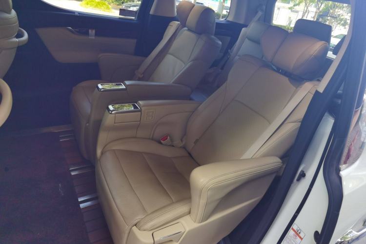 Used Toyota Alphard 2015 3.5L Luxury Edition
