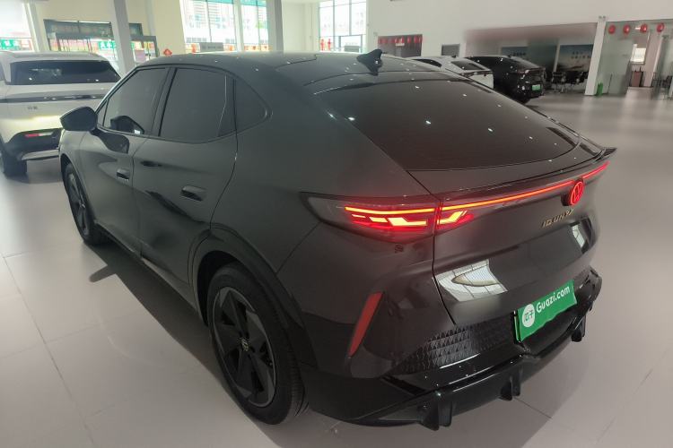 Used Volkswagen ID.UNYX 2024 Pro Long-Range Version Rear Left 45 Deg