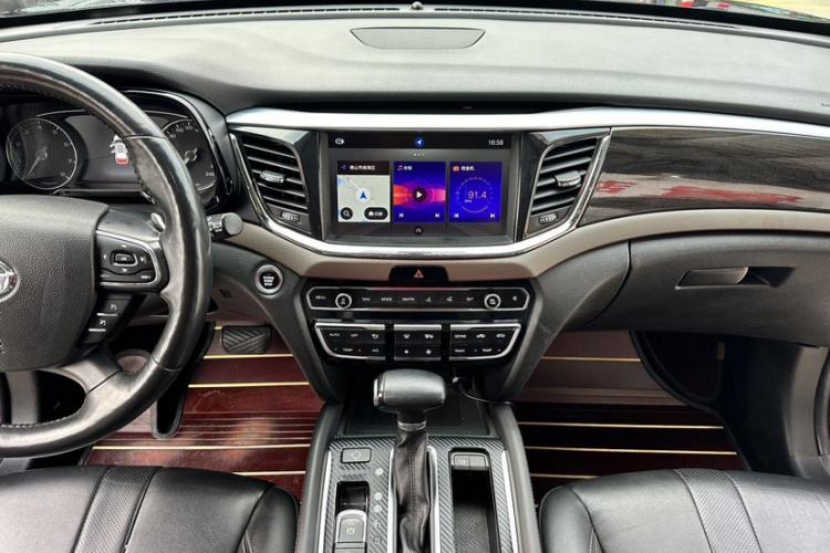 Used GAC Trumpchi GS8 2017 320T Two-Wheel Drive Luxury Smart Connectivity Version (7 Seats) Interior 1