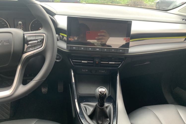 Used Roewe i5 2021 1.5L Manual Diamond Edition Interior 6