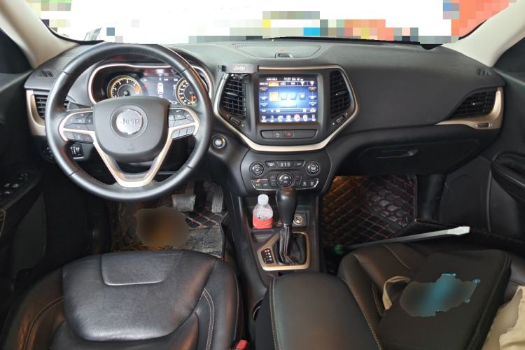 Used Jeep Cherokee 2017 2.4L Leading Smart Edition Center Console