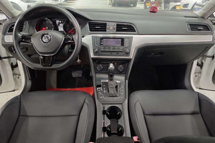 Used Volkswagen Lamando 2015 230TSI DSG Fashion Edition
