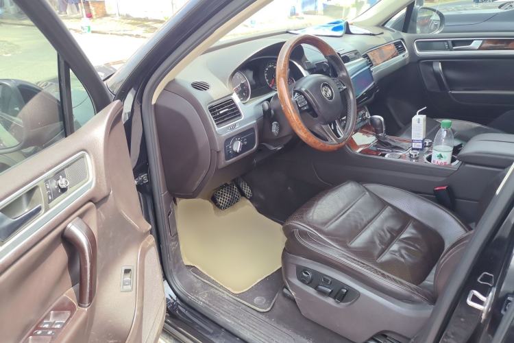 Used Volkswagen Touareg 2011 3.0 TSI Comfort Version Driver Seat